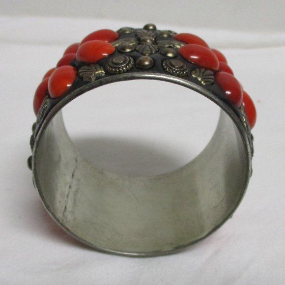 ***SOLD*** Wide Metal Cuff Bracelet Red Slag Glass Cabochon Inlay 2" - Picture 4 of 5
